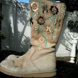 Adorable Emroidered UGG BOOTS